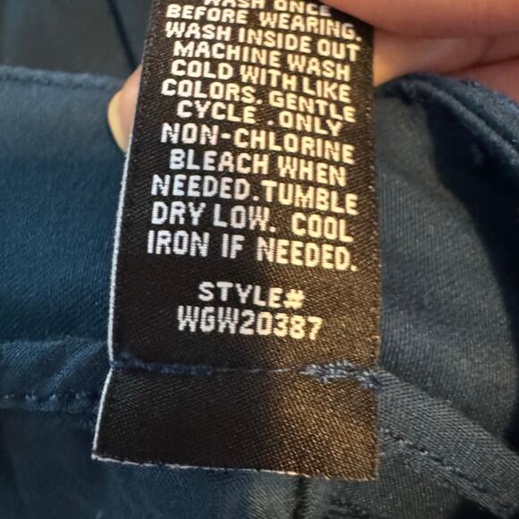 41 Hawthorn Women’s Chino Shorts Blue Solid Regular Fit Flat Front NWT Size 2 - Picture 8 of 8